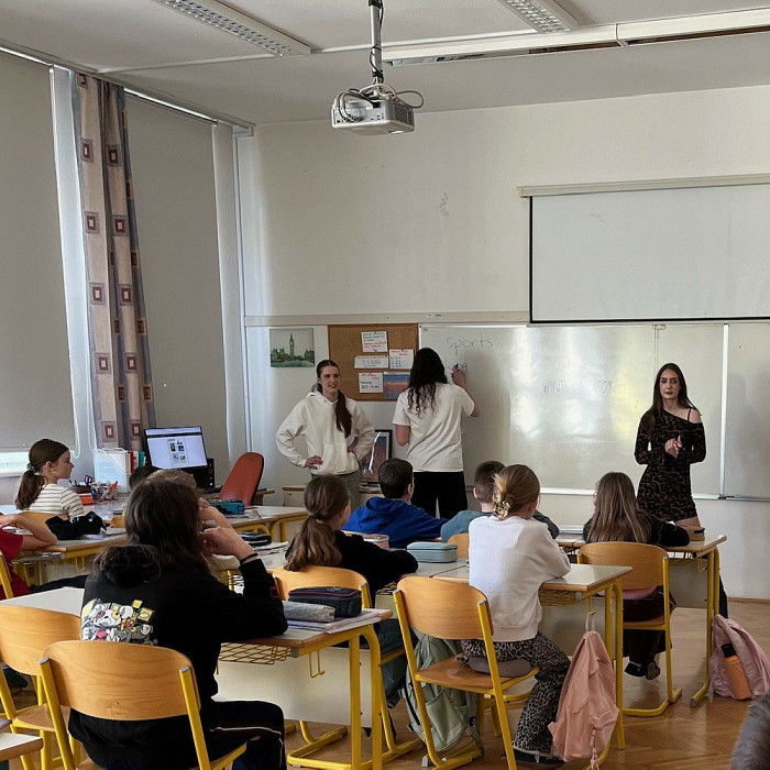 Projekt Učenec poučuje – povezava z Gimnazijo Ledina