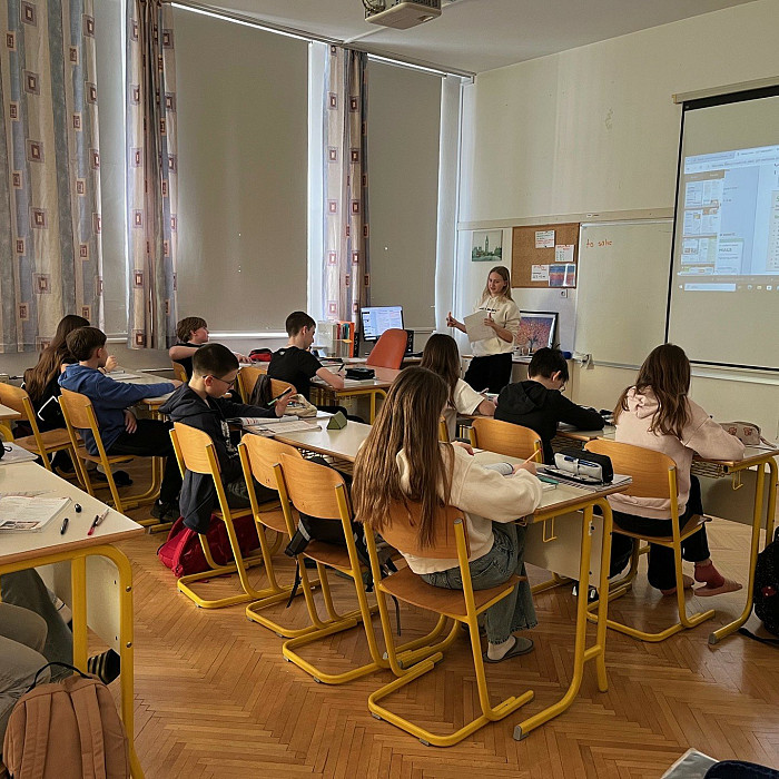 Projekt Učenec poučuje – povezava z Gimnazijo Ledina