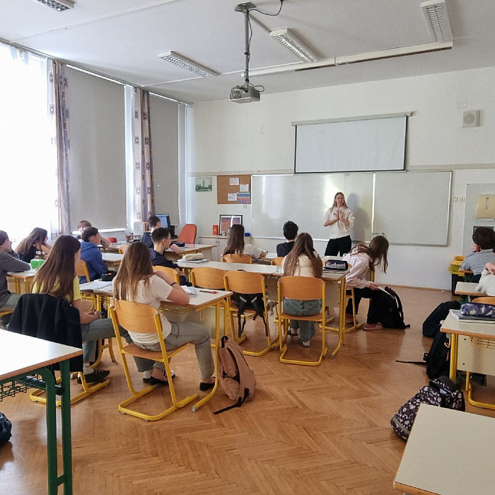 Projekt Učenec poučuje – povezava z Gimnazijo Ledina