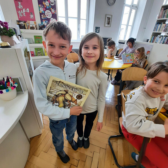 Dvanajst knjigoljubcev 2. a menjalo branje in sanje