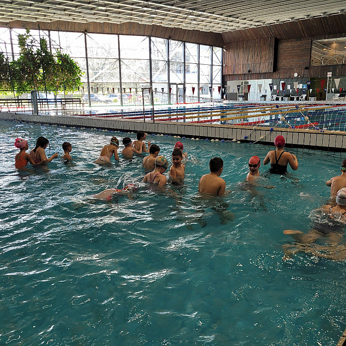 Tretješolci uživali v plavalnem tečaju v bazenih Tivolija