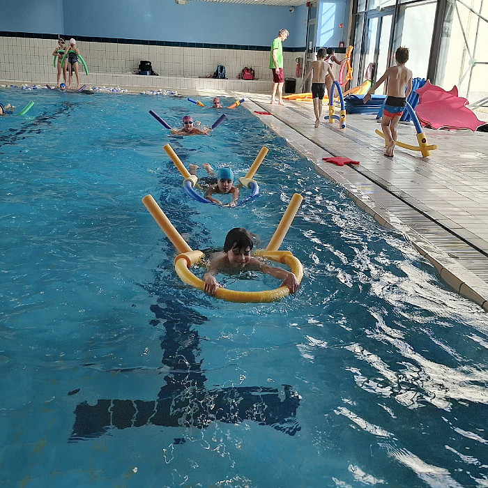 Tretješolci uživali v plavalnem tečaju v bazenih Tivolija