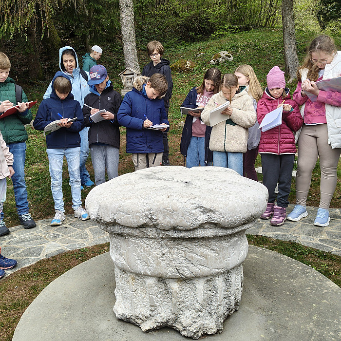 Od Bogenšperka do Vač: raziskovalni dan petošolcev