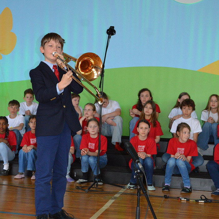 170 let na krilih Ledincev