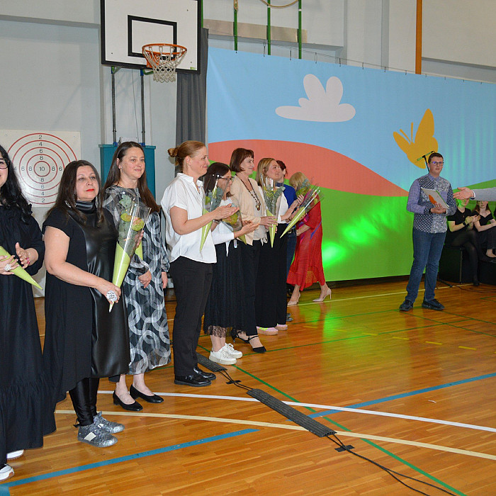 170 let na krilih Ledincev