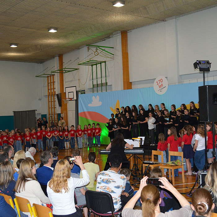 170 let na krilih Ledincev