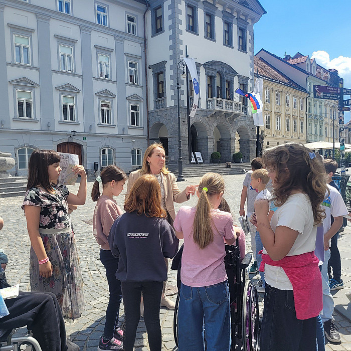 Sprehod po Ljubljani s prijatelji z URI Soča