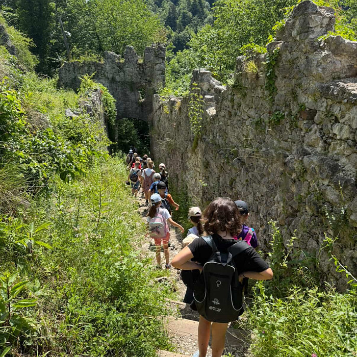 Drugošolci na Starem gradu nad Kamnikom