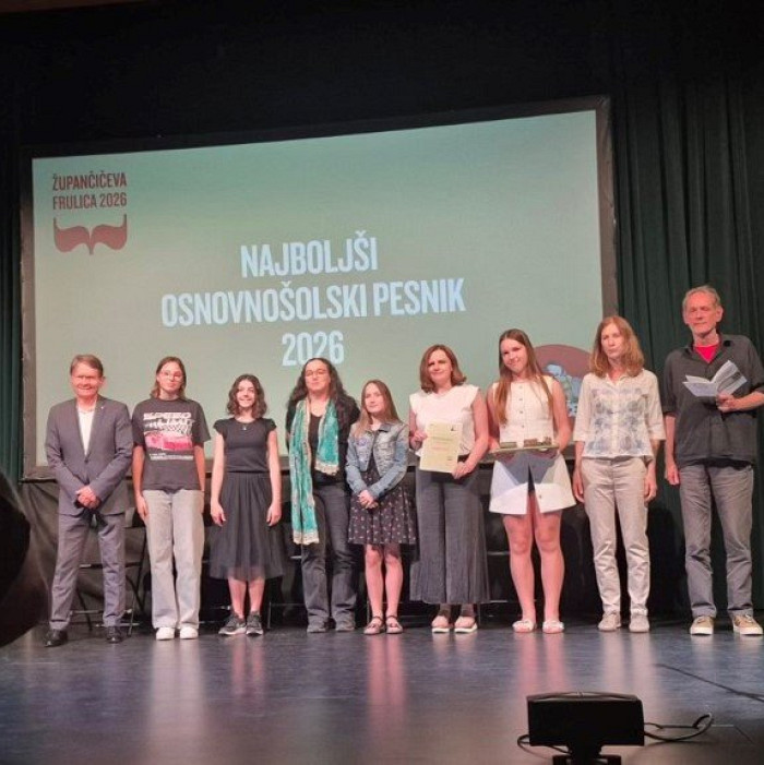 Lara Lavrenčič med najboljšimi mladimi pesniki v Sloveniji